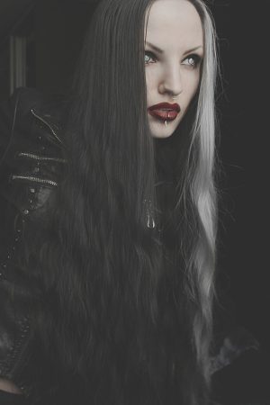 Un inconnu m’a dit que j’avais une voix de meuf qui baise bien. Depuis, j’arrête pas d’y penser. Léa - rencontre-Milf-Bordeaux