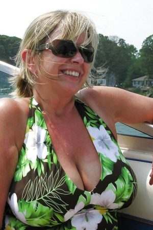 Inès - rencontre-Cougar-Marseille