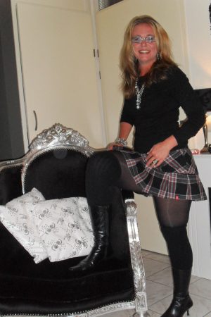 Marion, 43 ans, j’ai besoin de me faire défoncer ce soir Marion - rencontre-Milf-Bron