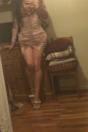 Envie de tout déchirer ce soir ! Nour - rencontre-Milf-Saint-Germain-en-Laye