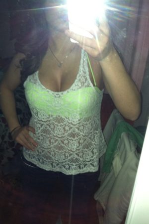 Femme en quête d’un duo pour partager du plaisir à Grenoble Siham - rencontre-Libertine-Grenoble